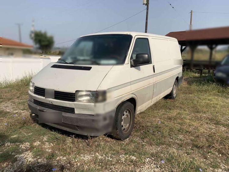 Συνελήφθη 37χρονος σε περιοχή της Καστοριάς,  μετέφερε παράνομα με  Ι.Χ.Φ. αυτοκίνητο 13 αλλοδαπούς