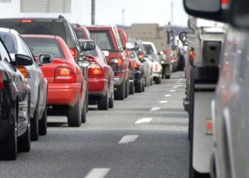 Τι δείχνουν τα στοιχεία της ΕΛΣΤΑΤ για την κυκλοφορία νέων οχημάτων και την έκδοση αδειών