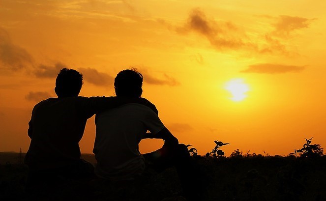 Τι είναι αυτό που μας κάνει «κλικ» και διαλέγουμε τους φίλους μας;