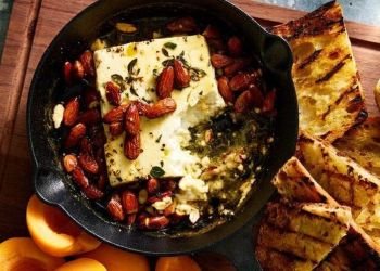 New York Times: Αποθεώνουν τη φέτα, «όλα γίνονται καλύτερα με ένα κομμάτι»