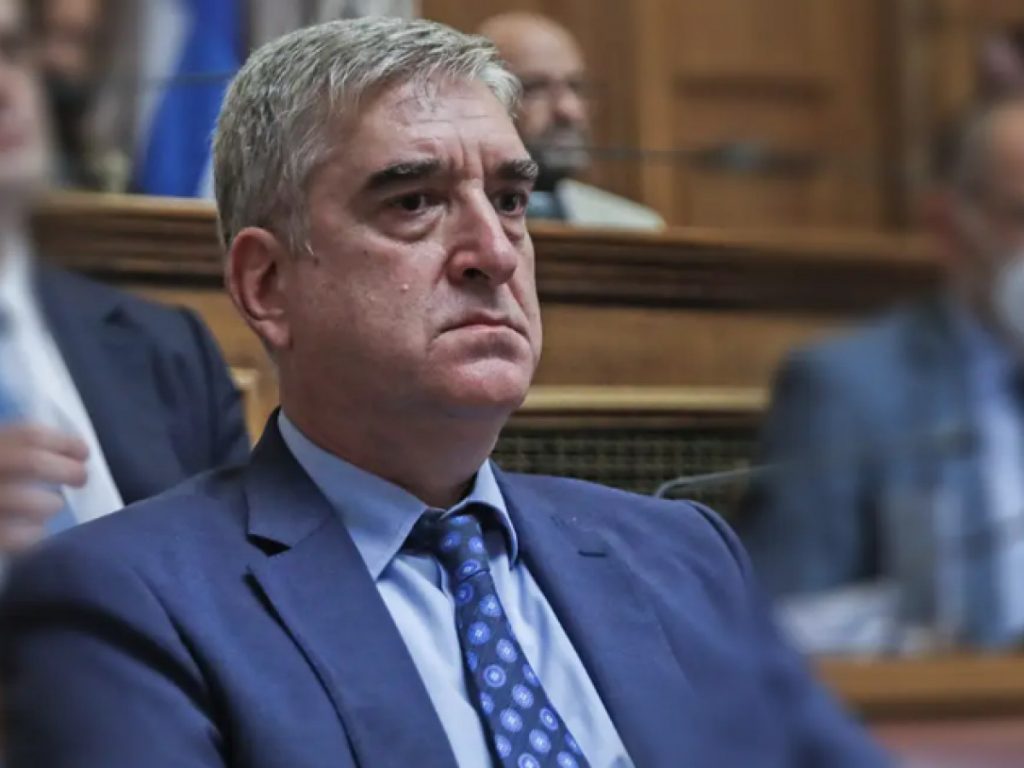 Tο παρασκήνιο των παραιτήσεων: Το Damage Control, τα «παράκεντρα» στην ΕΥΠ και τα 2 πολιτικά σενάρια