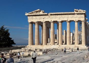 Διασημότητες Και Τουρίστες Κατακλύζουν Την Ελλάδα – Ο Χειμώνας Όμως Θα Είναι Δύσκολος
