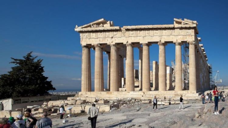 Διασημότητες Και Τουρίστες Κατακλύζουν Την Ελλάδα – Ο Χειμώνας Όμως Θα Είναι Δύσκολος