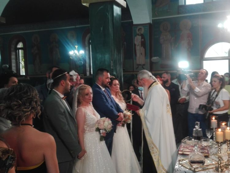 Δυο νύφες, δυο γαμπροί… “Διπλός γάμος” στον Άγιο Δημήτριο Κοζάνης Δυο νύφες, δυο γαμπροί… “Διπλός γάμος” στον Άγιο Δημήτριο Κοζάνης