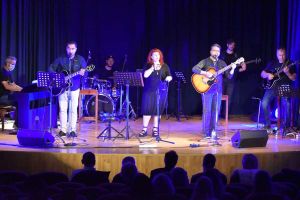 Με τη συναυλία του συγκροτήματος ΑκουαΡε Λα συνεχίστηκε το “Πολιτιστικό Καλοκαίρι” του Δήμου Φλώρινας