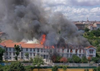 Πρεσβεία Της Ελλάδας Στην Τουρκία: Θλίψη Και Συγκίνηση Για Την Καταστροφή Του Γηροκομείου Του Νοσοκομείου Του Βαλουκλή