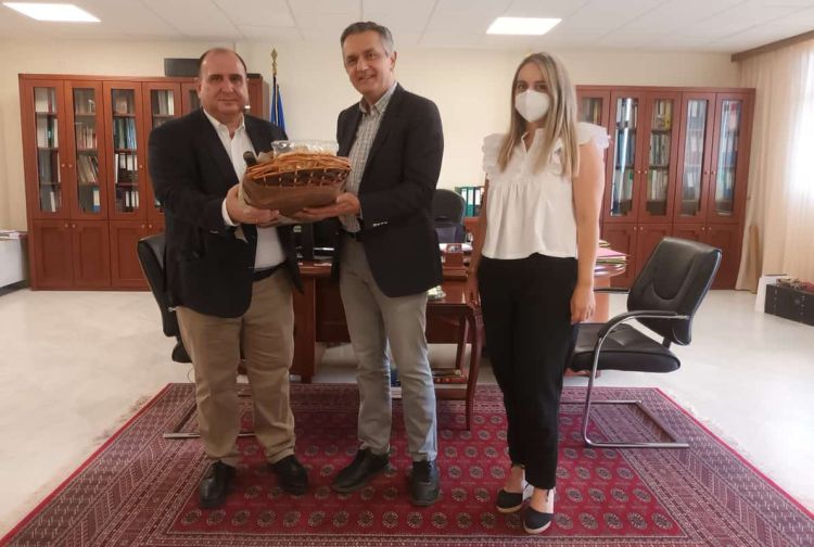 Στον Περιφερειάρχη ο Αντιπρόεδρος του ΕΚΑΒ Παναγιώτης Κουτσουμπέλης. Μίλησαν για την αναβάθμιση της λειτουργίας του ΕΚΑΒ Στον Περιφερειάρχη ο Αντιπρόεδρος του ΕΚΑΒ Παναγιώτης Κουτσουμπέλης. Μίλησαν για την αναβάθμιση της λειτουργίας του ΕΚΑΒ