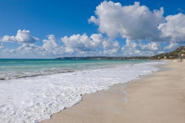 Τουρισμός: Το success story και οι προορισμοί που βουλιάζουν Τουρισμός: Το Success Story και οι προορισμοί που βουλιάζουν