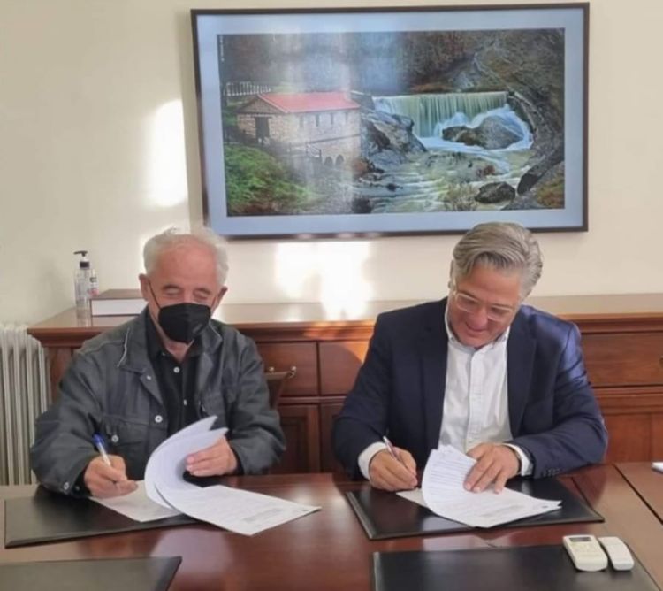 Γήπεδο 5Χ5 στον Αυγερινό και λιθόστρωτο καλντερίμι στο Πολυκάστανο