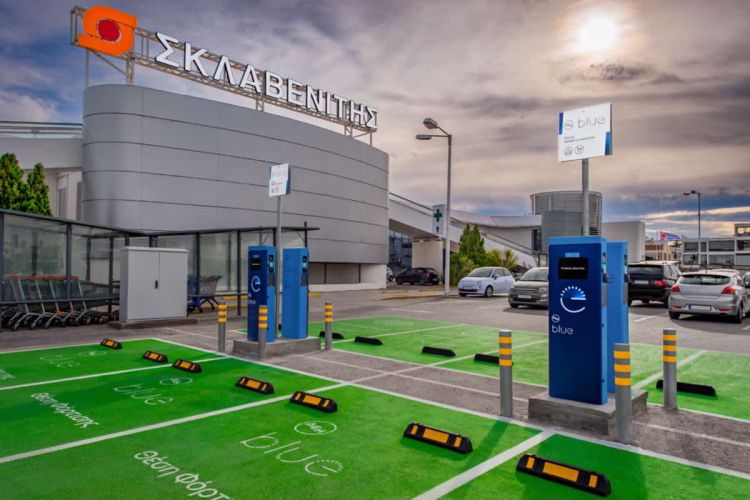 ΔΕΗ Blue και Σκλαβενίτης ενώνουν τις δυνάμεις τους για τη βιώσιμη κινητικότητα