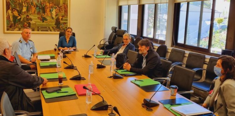 Εντατικοποίηση των ελέγχων για την απαγόρευση αλιείας της καραβίδας στη λίμνη Πολυφύτου