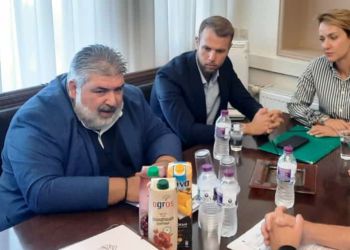 Η Γενική Γραμματέας Ενέργειας & Ορυκτών Πρώτων Υλών Αλεξάνδρας Σδούκου,  στο Δήμαρχο Εορδαίας Παναγιώτη Πλακεντά