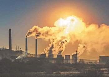 Η ευρωπαϊκή βιομηχανία αναγκάζεται να κατεβάσει τους διακόπτες