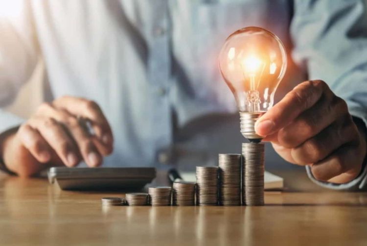 Κλιμακωτή ενίσχυση στους λογαριασμούς ρεύματος – Μπόνους για όποιους μειώνουν την κατανάλωση