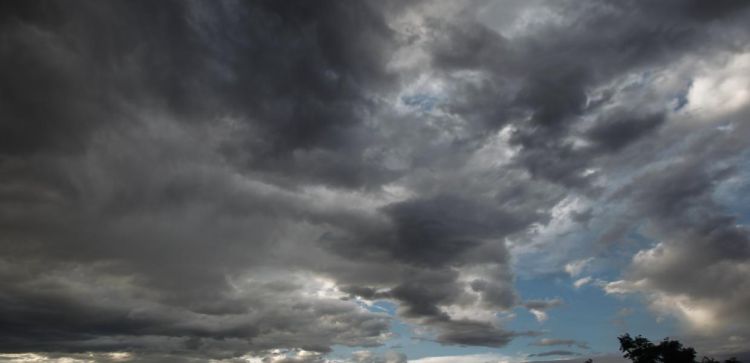 Ο Καιρός Σήμερα: Συννεφιασμένη Κυριακή με μικρή πτώση της θερμοκρασίας