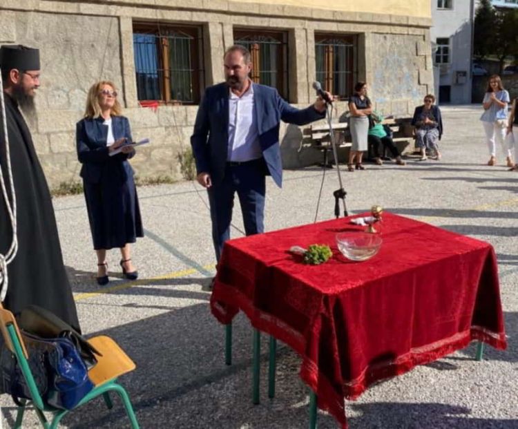 Στον αγιασμό του 6ου Δημοτικού Σχολείου ο Δήμαρχος Φλώρινας
