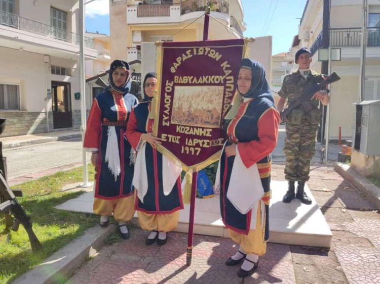 Συγκίνηση στην επιμνημόσυνη δέηση στο Μνημείο Μικρασιατικού Ελληνισμού