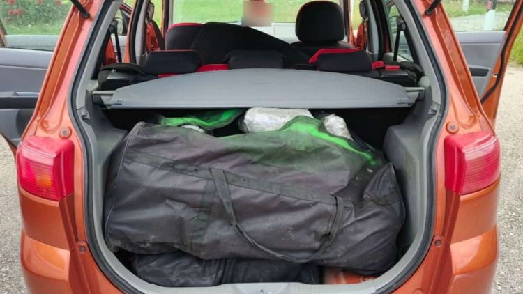 Συνελήφθησαν δύο άτομα για διακίνηση μεγάλης ποσότητας ακατέργαστης κάνναβης, βάρους 52 κιλών