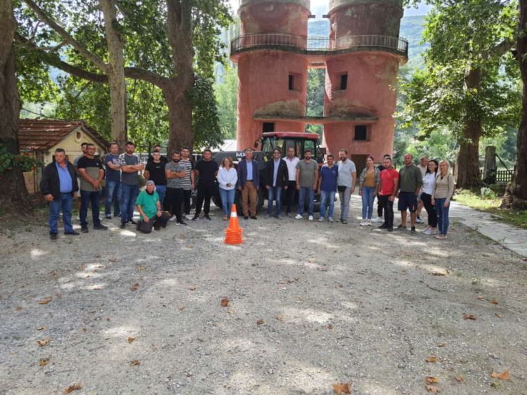 Συνεργασία Περιφερειακής Ενότητας Φλώρινας με το Πανεπιστήμιο Δυτικής Μακεδονίας. Παραχώρηση τρακτέρ…