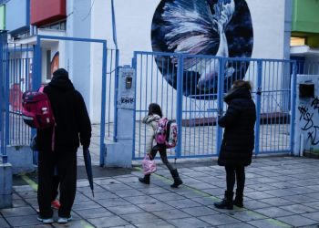 Σχολεία: Ανοίγουν τη Δευτέρα χωρίς μάσκες και τεστ – Τι προβλέπεται για ανεμβολίαστους εκπαιδευτικούς