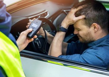 Τέλος η αφαίρεση πινακίδων και άδειας κυκλοφορίας – Έρχονται τα «πάνω κάτω» στον νέο ΚΟΚ