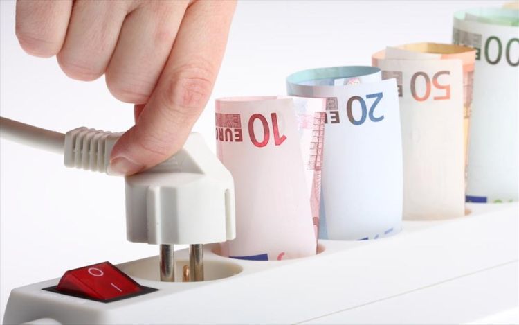 Τα μέτρα στήριξης που βρίσκονται στο τραπέζι για τον χειμώνα: Επίδομα φυσικού αερίου, «αυξημένο» επίδομα θέρμανσης, Fuel Pass 3