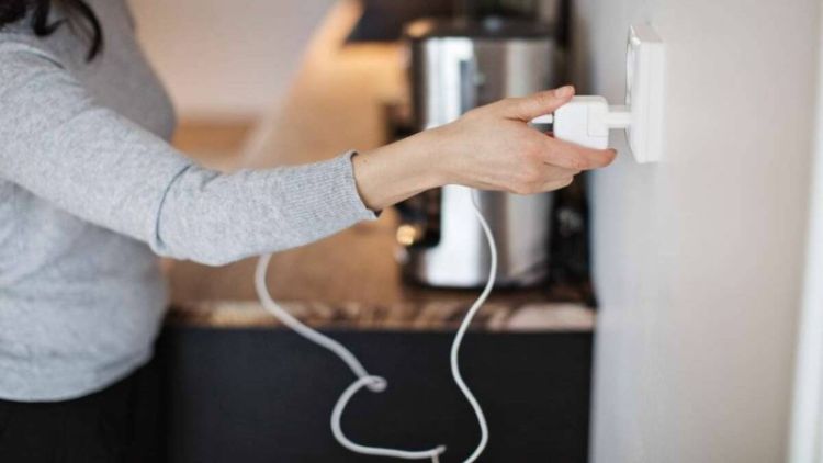 Το «τρίπτυχο» της επιτυχίας για την εξοικονόμηση ενέργειας, η συσκευές που «καίνε»… κρυφά ρεύμα (βίντεο)