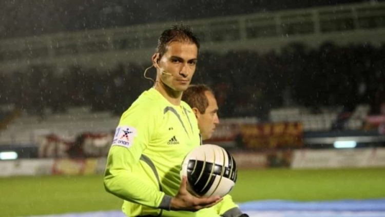 H μάχη του διαιτητή Δημήτρη Θάνου με την κατάθλιψη και τον αλκοολισμό