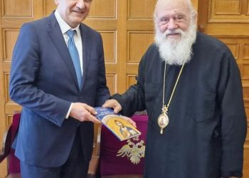 Με Τον Αρχιεπίσκοπο Αθηνών Ο Γιώργος Κασαπίδης