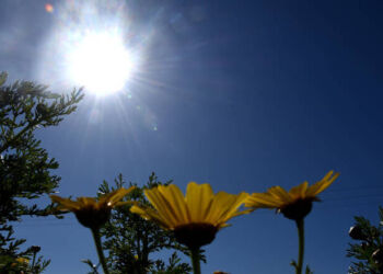 Ο Καιρός Σήμερα: Ηλιοφάνεια Με Αραιές, Πρόσκαιρες Νεφώσεις