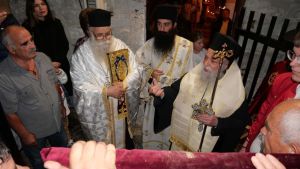 Πλήθος κόσμου στον εορτασμό του Γενεθλίου της Θεοτόκου στο Περιβόλι