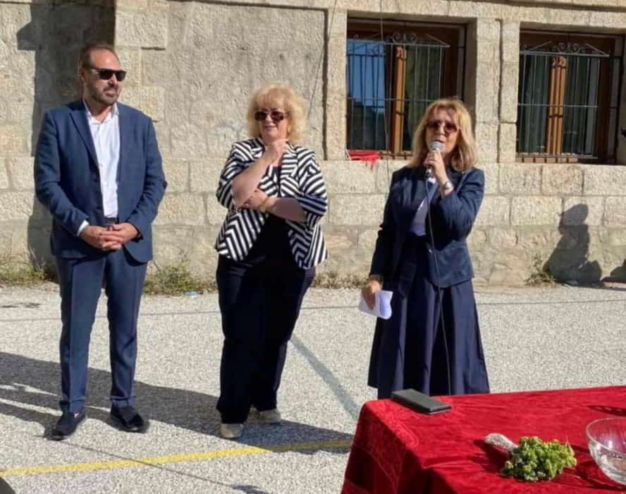 Στον αγιασμό του 6ου Δημοτικού Σχολείου ο Δήμαρχος Φλώρινας Στον αγιασμό του 6ου Δημοτικού Σχολείου ο Δήμαρχος Φλώρινας