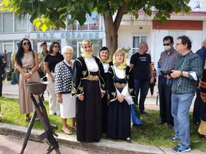 Συγκίνηση στην επιμνημόσυνη δέηση στο Μνημείο Μικρασιατικού Ελληνισμού