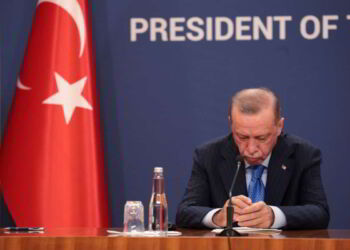 Τουρκικά Μμε Ειρωνεύονται Τον Ερντογάν: «Ξαφνικά Ένα Βράδυ… Μας Έδιωξαν»