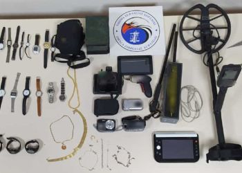 Έκαναν φτερά κοσμήματα…