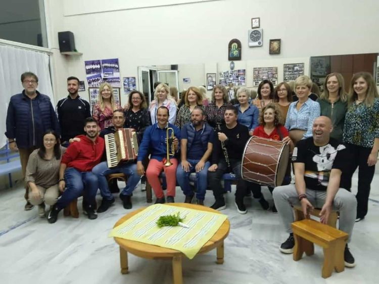 Αγιασμός και χορός για τους Φίλους της παράδοσης