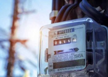 Ηλεκτρικό ρεύμα: Η βουτιά στις τιμές των προμηθευτών φέρνει και μειωμένες επιδοτήσεις