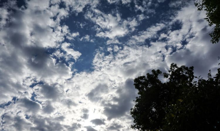 Καιρός: Γενικά αίθριος με λίγες νεφώσεις για αύριο Κυριακή