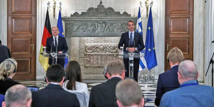 Σολτς σε Μητσοτάκη: Εφτασα σε μία νέα Ελλάδα Οι οικονομικές συνθήκες είναι εξαιρετικές