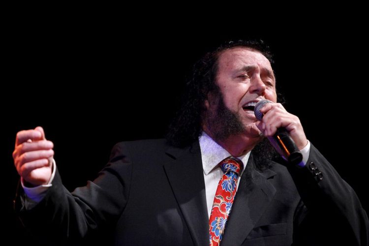 Σταμάτης Κόκοτας: Η ζωή και η «χρυσή» καριέρα του αγαπημένου τραγουδιστή