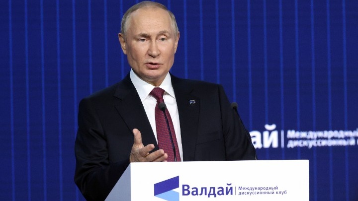 Βλαντίμιρ Πούτιν: Η Δύση παίζει ένα «επικίνδυνο, αιματηρό και βρόμικο» παιχνίδι