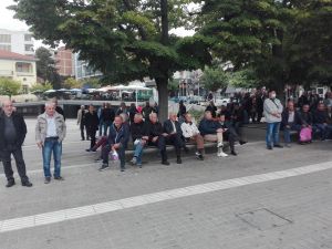 Διαμαρτυρία συνταξιούχων Κοζάνης - Ξεσηκωμός αγώνας μέχρι τη νίκη… Διαμαρτυρία συνταξιούχων Κοζάνης – Ξεσηκωμός αγώνας μέχρι τη νίκη…
