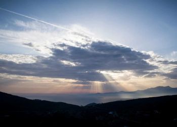 Καιρός: Πρόγνωση για το Σάββατο 15/10/2022 – Αυξημένες νεφώσεις με ασθενείς βροχές και σταδιακή βελτίωση