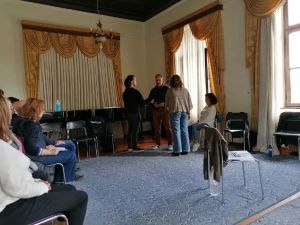 Με επιτυχία ολοκληρώθηκε το διήμερο σεμινάριο φωνητικής στο Δ.Ω.Κ. Με επιτυχία ολοκληρώθηκε το διήμερο σεμινάριο φωνητικής στο Δ.Ω.Κ.