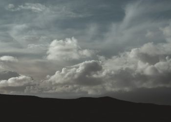 Ο Καιρός Σήμερα: Αίθριος με τοπικές και παροδικές νεφώσεις με μικρή πιθανότητα για τοπικές βροχές