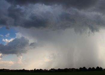 Ο Καιρός Σήμερα: Αυξημένες νεφώσεις με τοπικές βροχές, που βαθμιαία από το απόγευμα θα ενταθούν