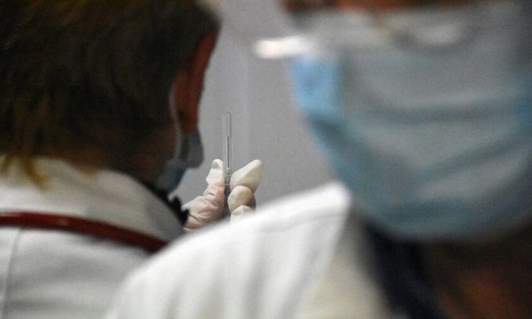 Διαγράφεται το πρόστιμο στους ανεμβολίαστους άνω των 60