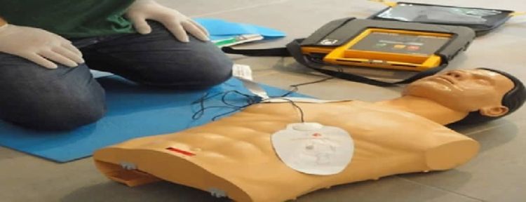 Δωρεά ενός σύγχρονου φορητού αυτόματου απινιδωτή για τις ανάγκες των κατοίκων της Εράτυρας