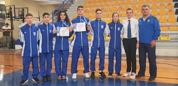 Με Χρυσό και Χαλκό