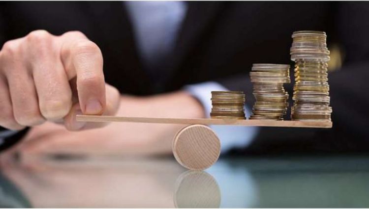 Μισή καραντίνα το κόστος από την ακρίβεια – Οι ανατιμήσεις ροκάνισαν την αγοραστική δύναμη κατά 300 ευρώ